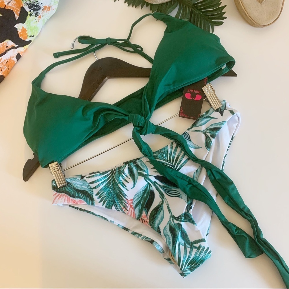 Shekini Bikini ! Size Medium Palm Leaf!